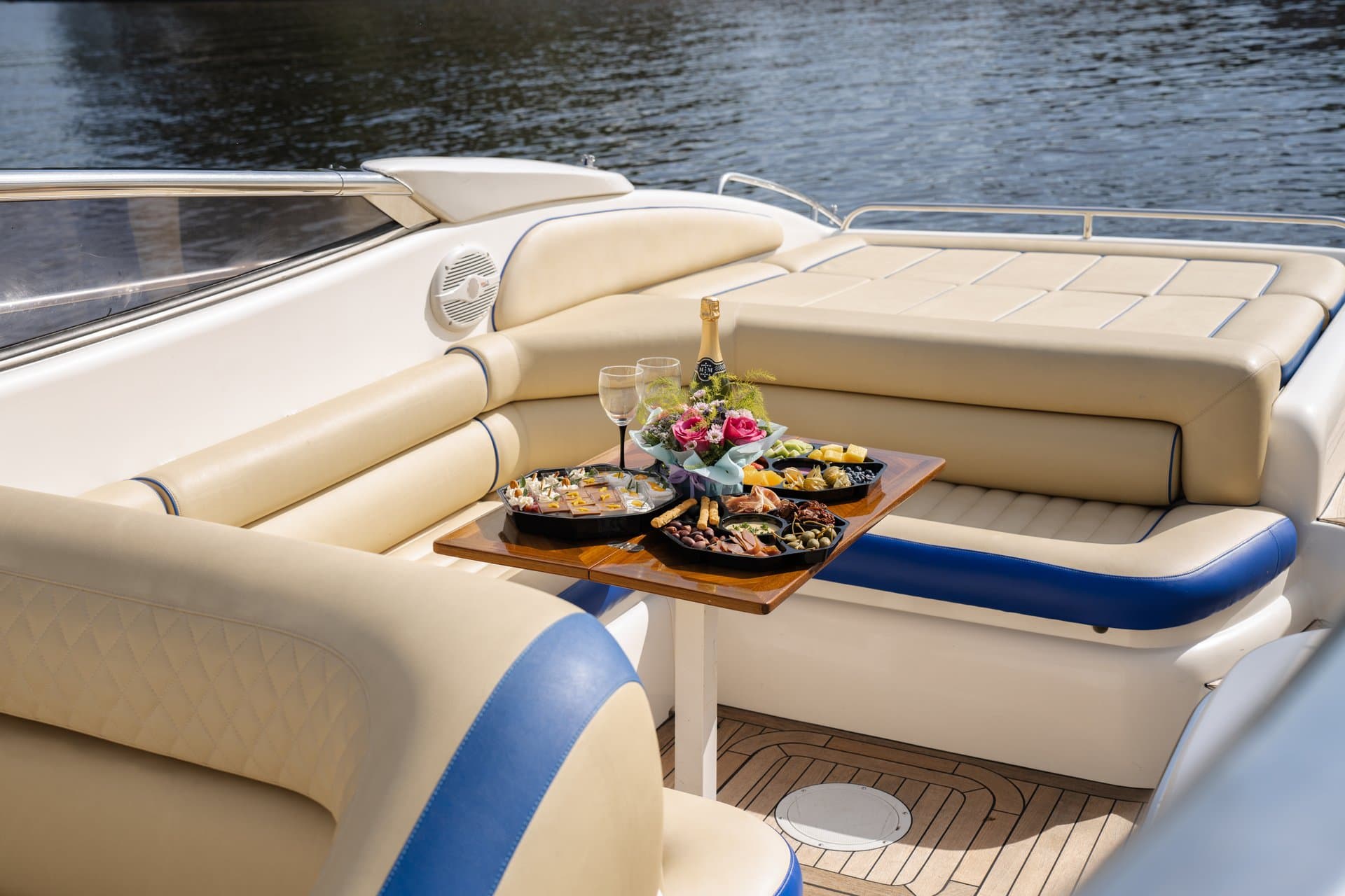 Sunseeker 48 (007) — фото 12